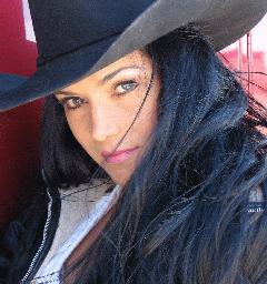 Lisa Padilla, aka 'Highway Mama', looks great in a stetson, doesn't she?  Wow! Lisa Padilla.jpg